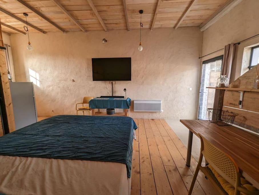 Logement - Studio Independant A Pérouges Екстериор снимка