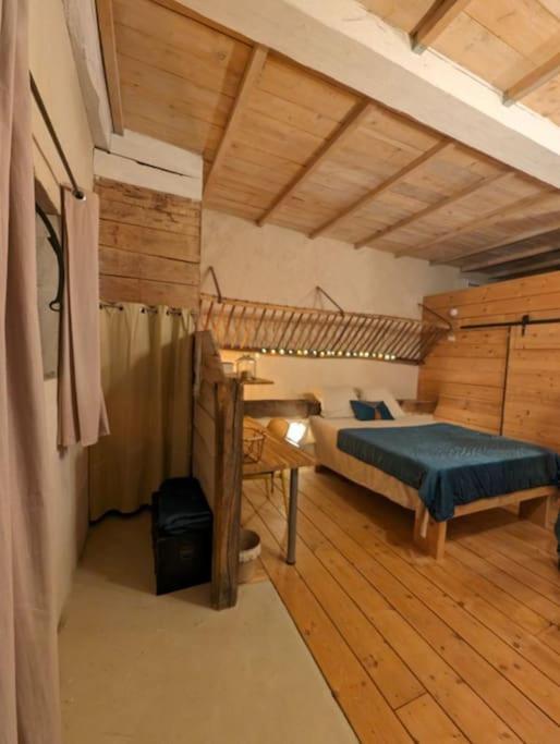 Logement - Studio Independant A Pérouges Екстериор снимка