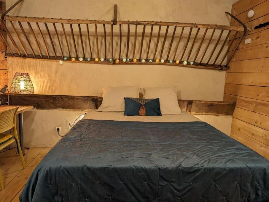 Logement - Studio Independant A Pérouges Екстериор снимка