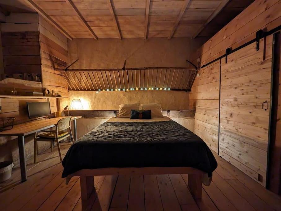 Logement - Studio Independant A Pérouges Екстериор снимка